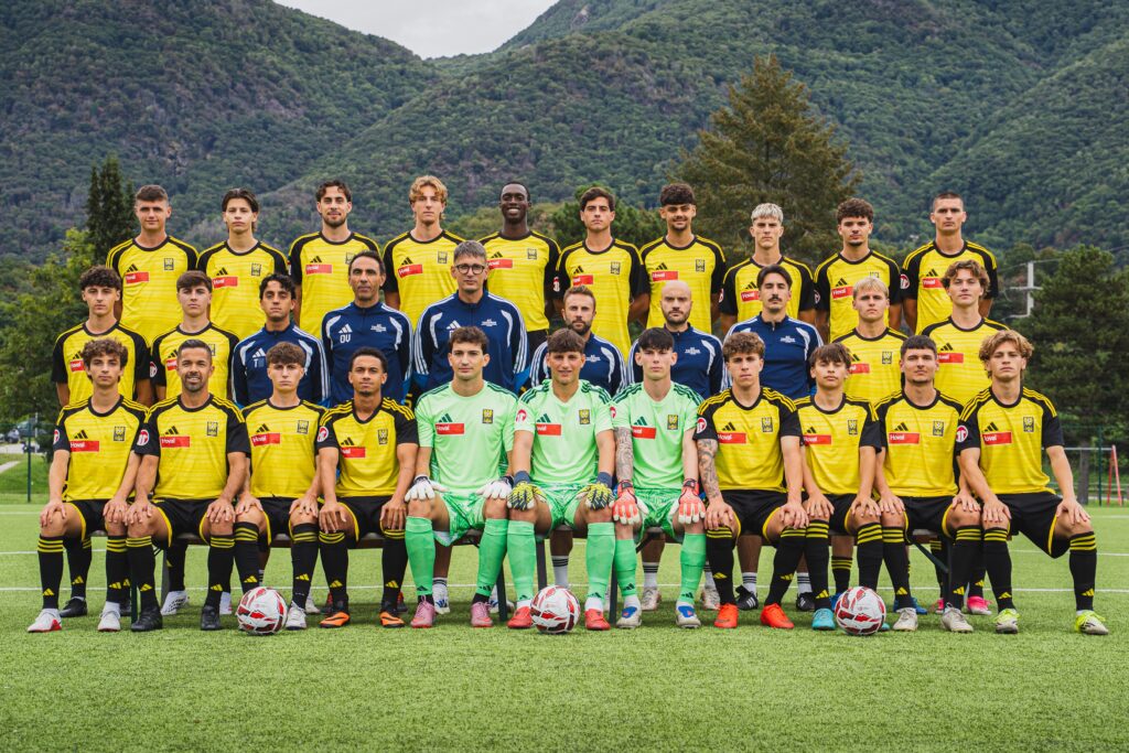 Il Taverne in posa per la foto di squadra 2026/2027